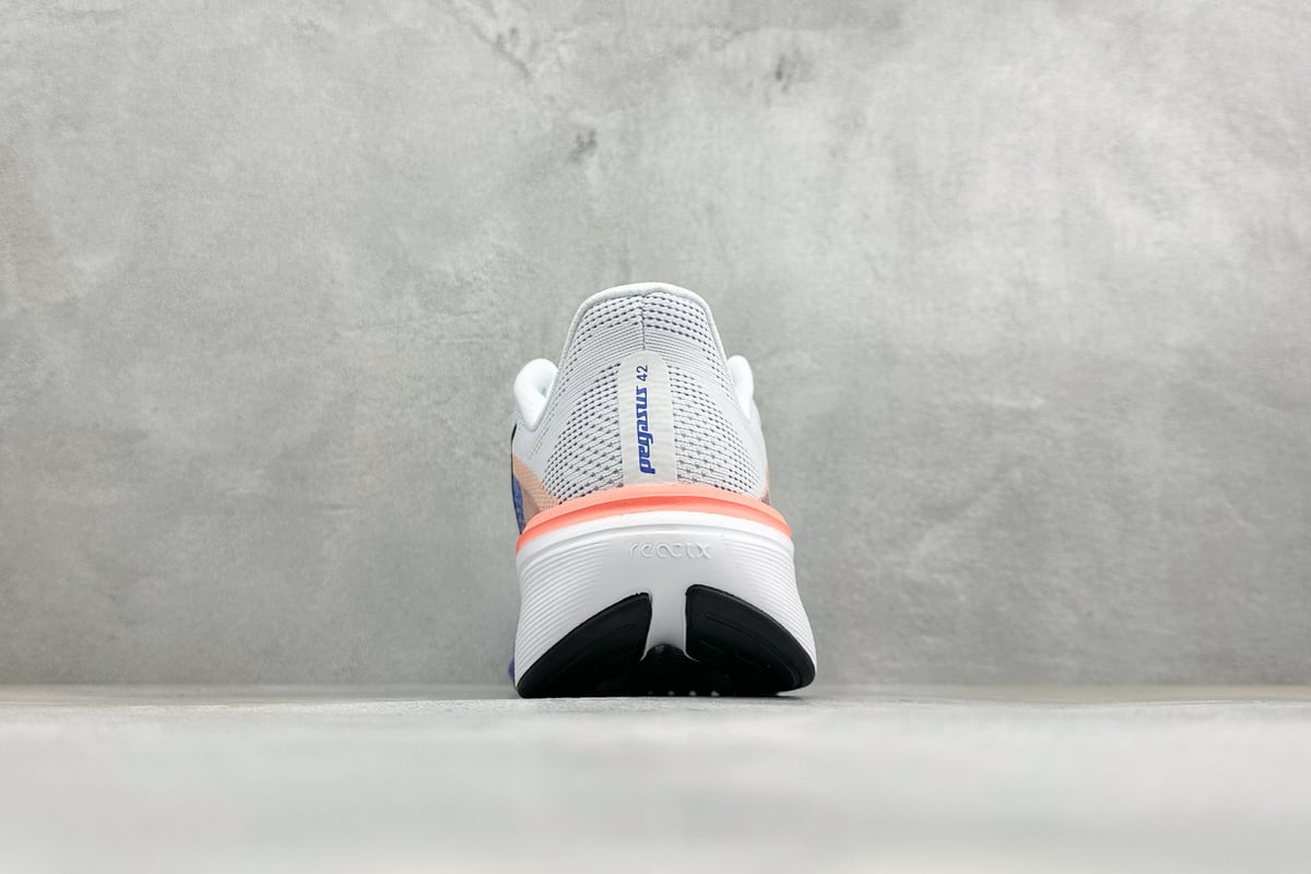 耐克 Nike Air Zoom Pegasus 42代 耐磨防滑运动跑步鞋 白蓝 鞋底实拍图