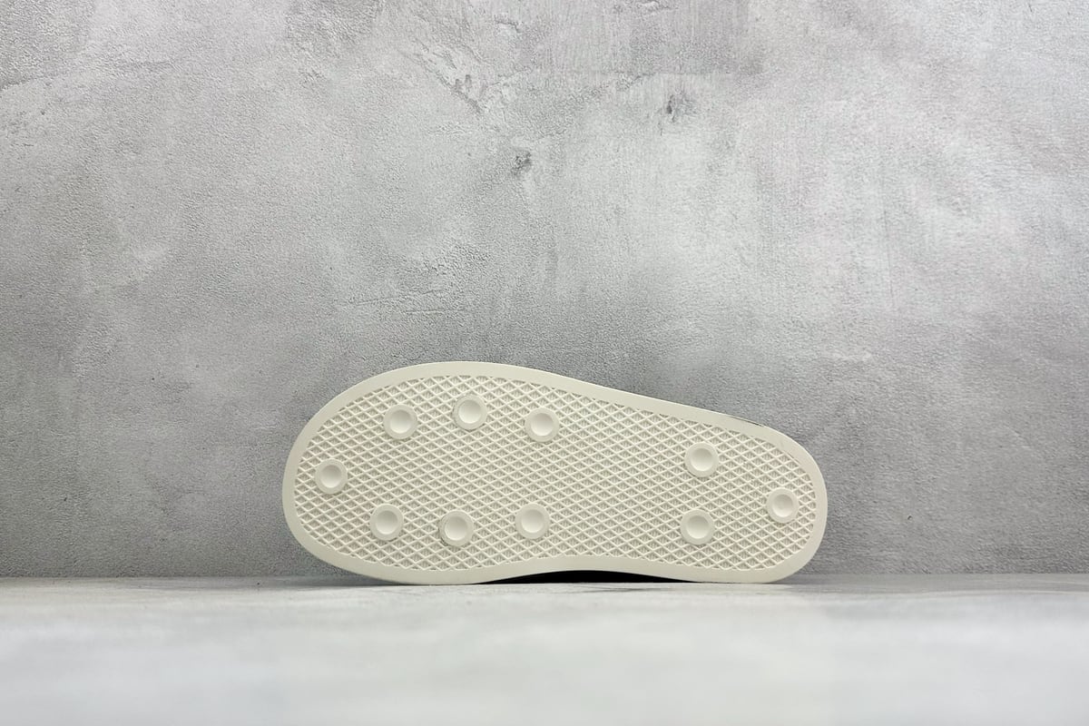 阿迪达斯 Adidas Originals Puffylette 黑白 鞋头实拍图