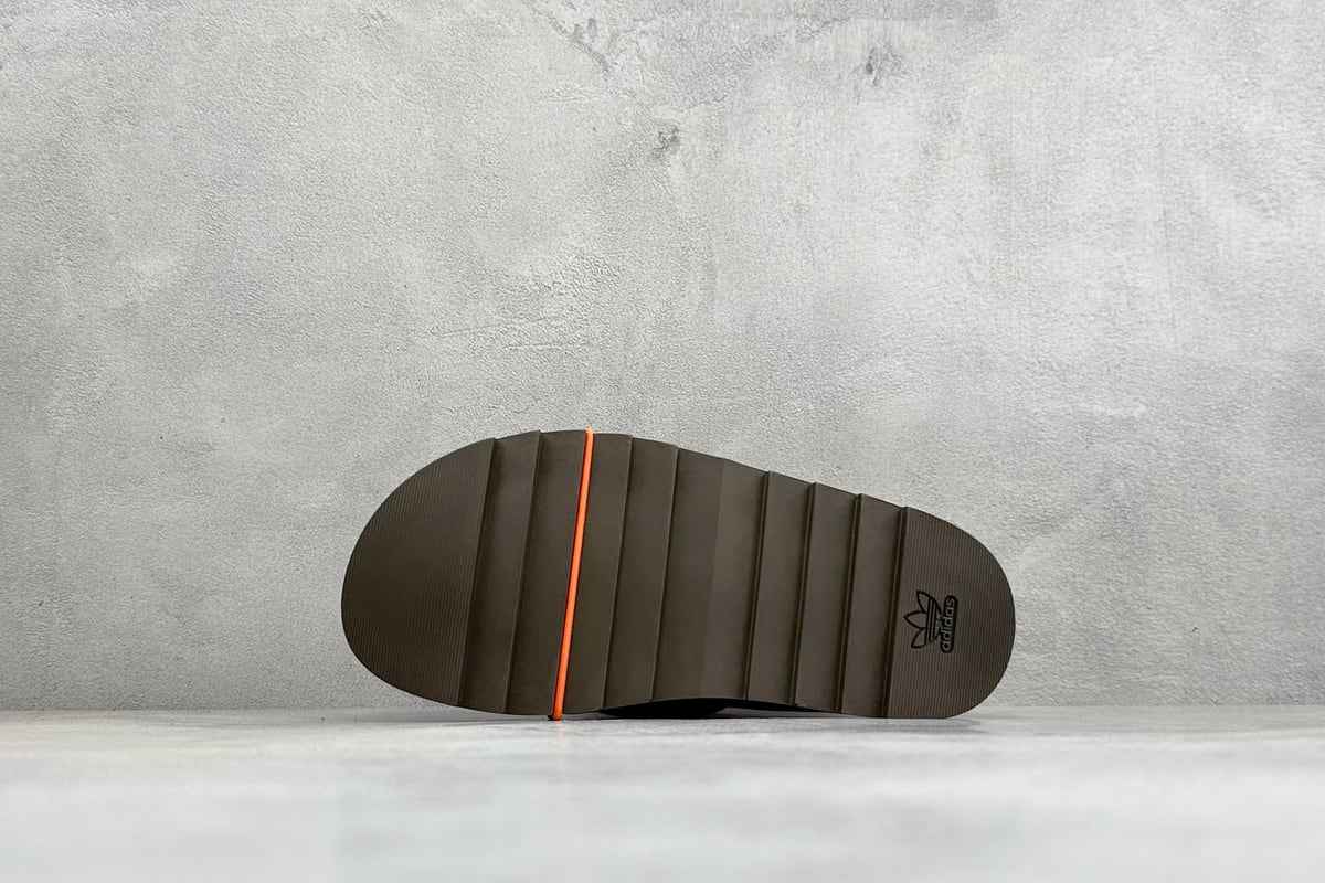 阿迪达斯 Adidas Originals Puffylette 蓝橙黑 鞋头实拍图