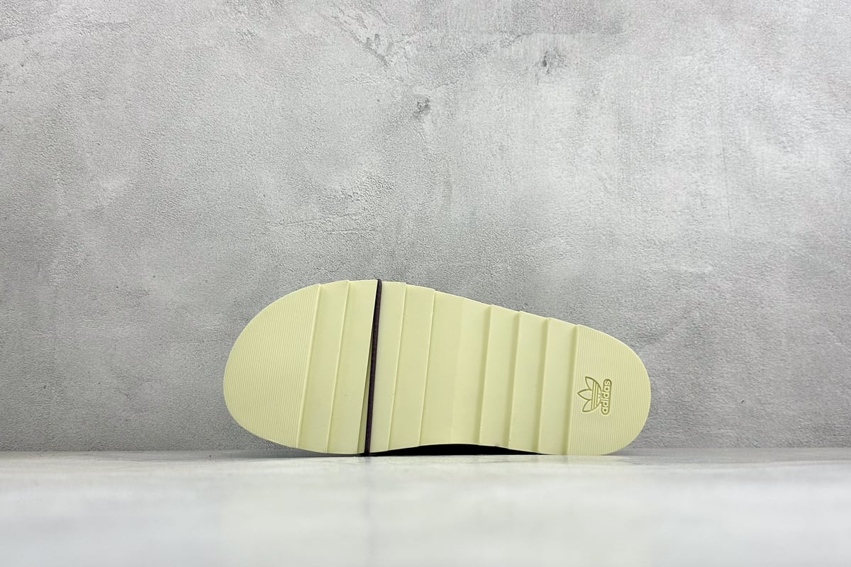 阿迪达斯 Adidas Originals Puffylette 绿黑 鞋头实拍图