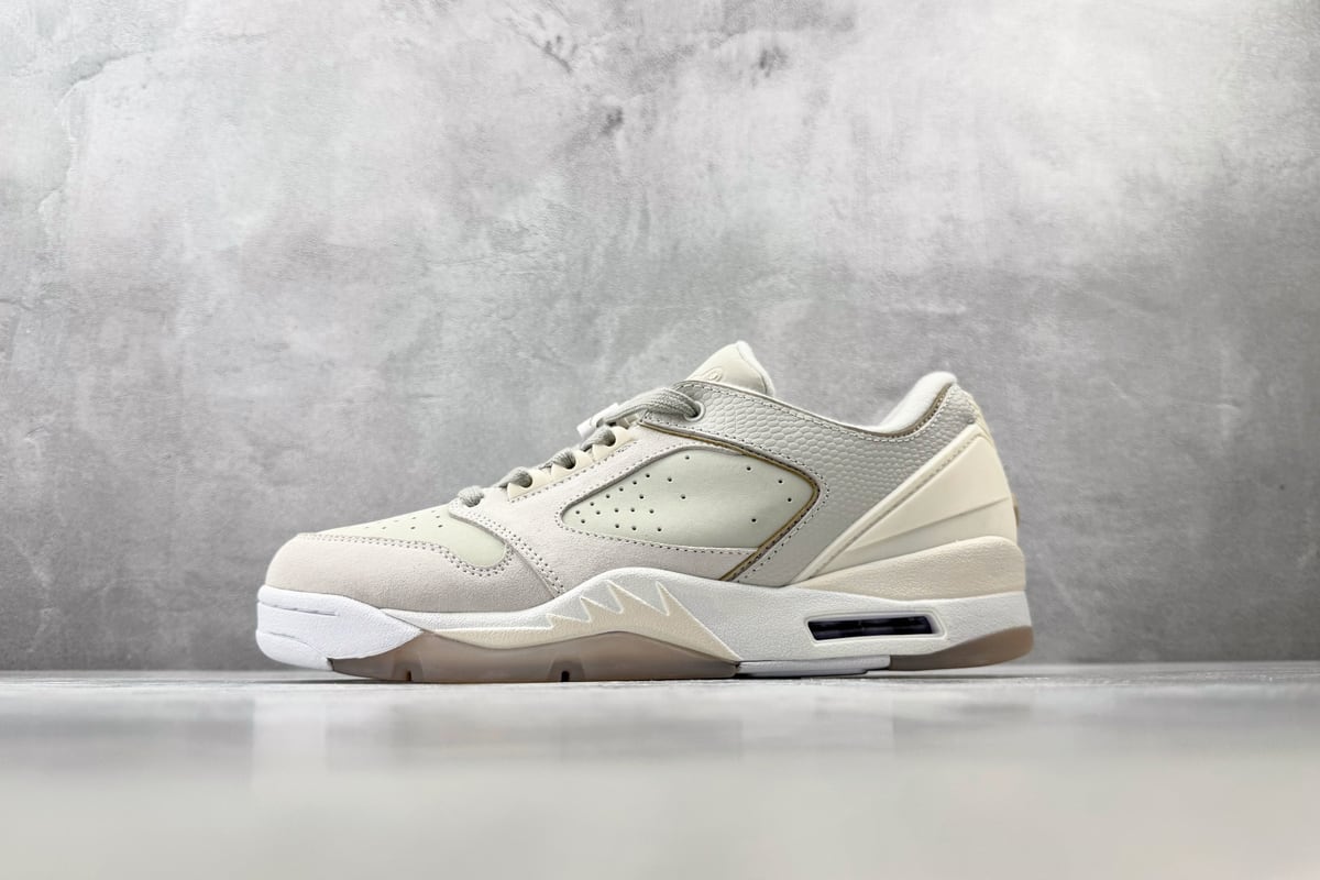 乔丹 Air Jordan Sixty Plus 米灰 正面实拍图