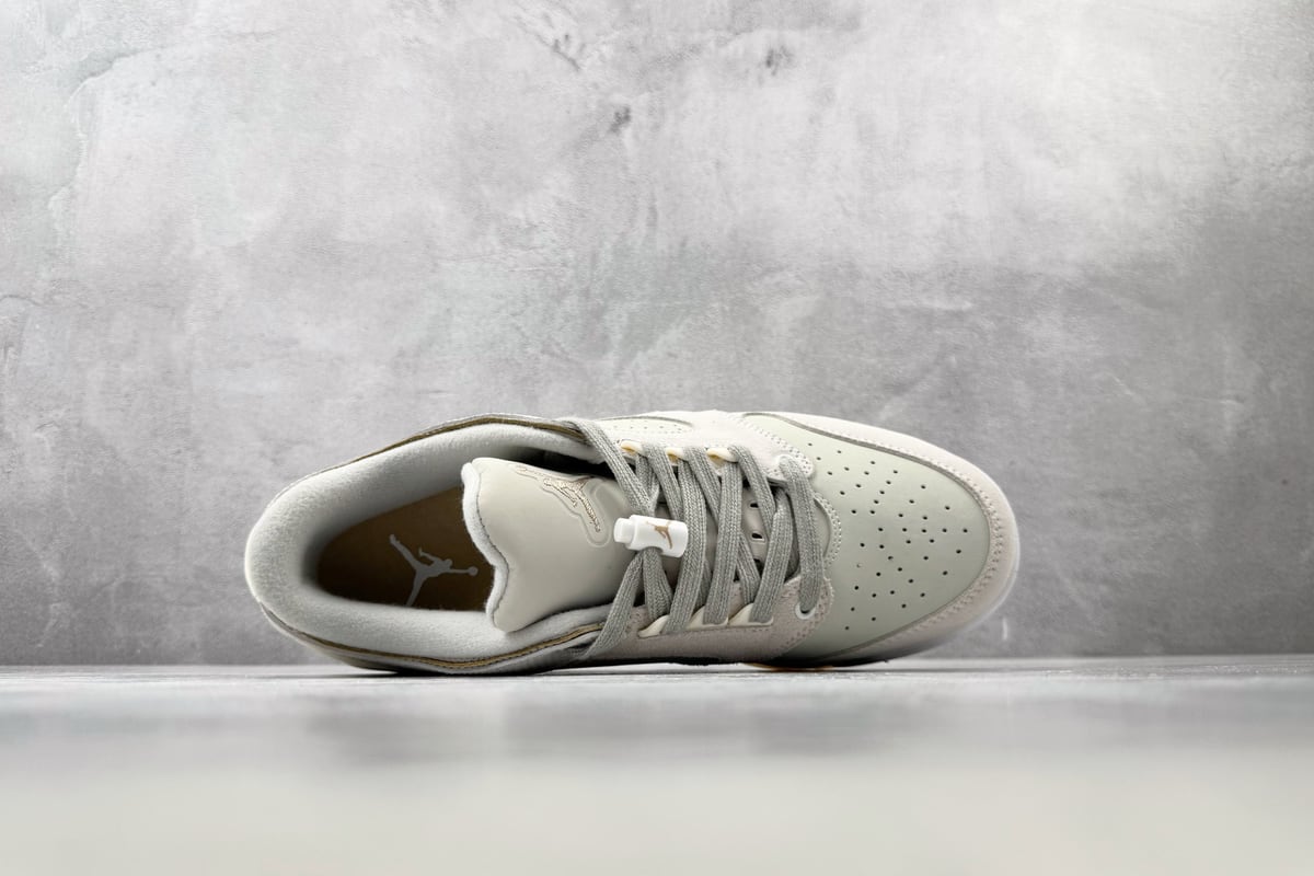 乔丹 Air Jordan Sixty Plus 米灰 背面实拍图