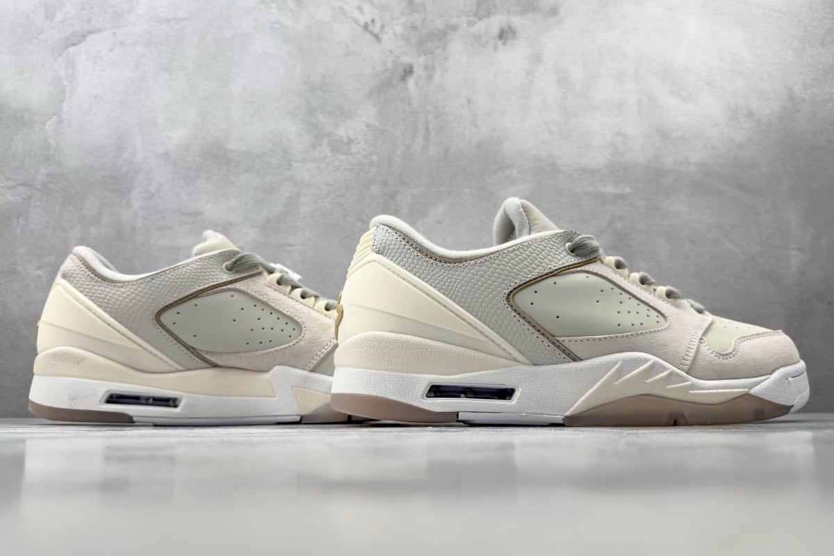 乔丹 Air Jordan Sixty Plus 米灰 鞋底实拍图