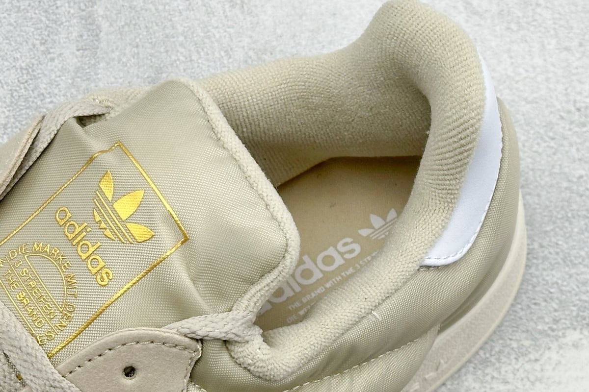 阿迪达斯 Adidas Originals Puffylette 米白 上脚实拍图