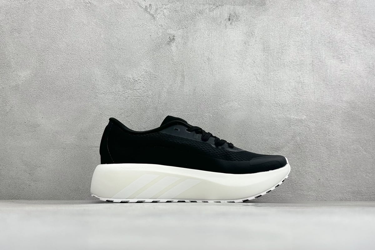 阿迪达斯 Adidas HyperBoost Edge M 黑白 侧面实拍图