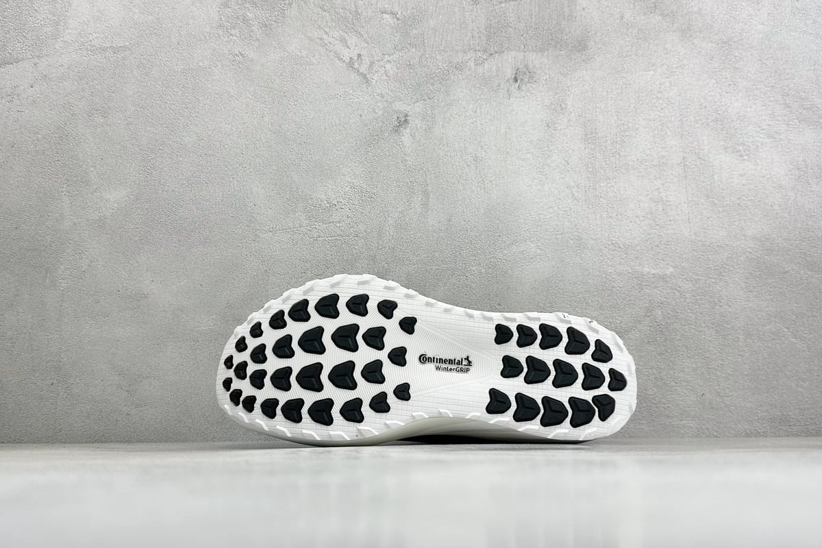 阿迪达斯 Adidas HyperBoost Edge M 黑白 鞋头实拍图