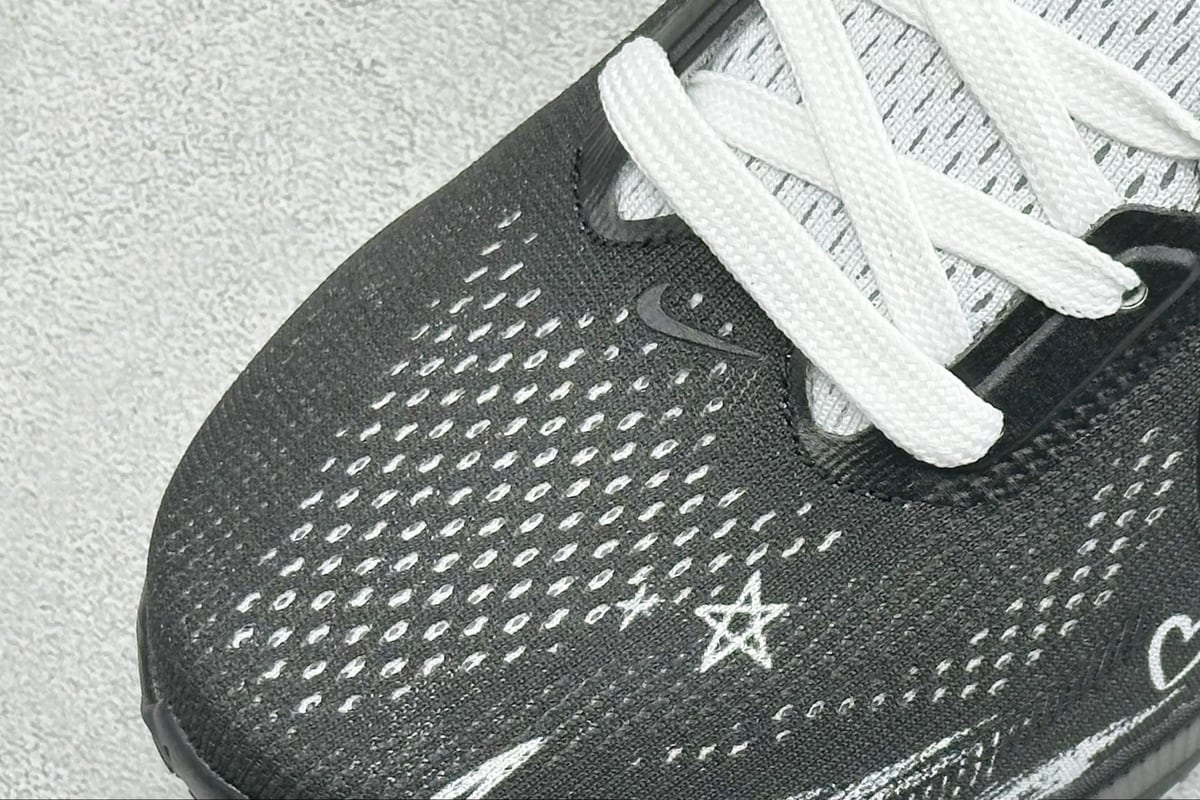 耐克 Nike Air Zoom Pegasus 42 网面透气轻便耐磨跑鞋 黑白 鞋标实拍图