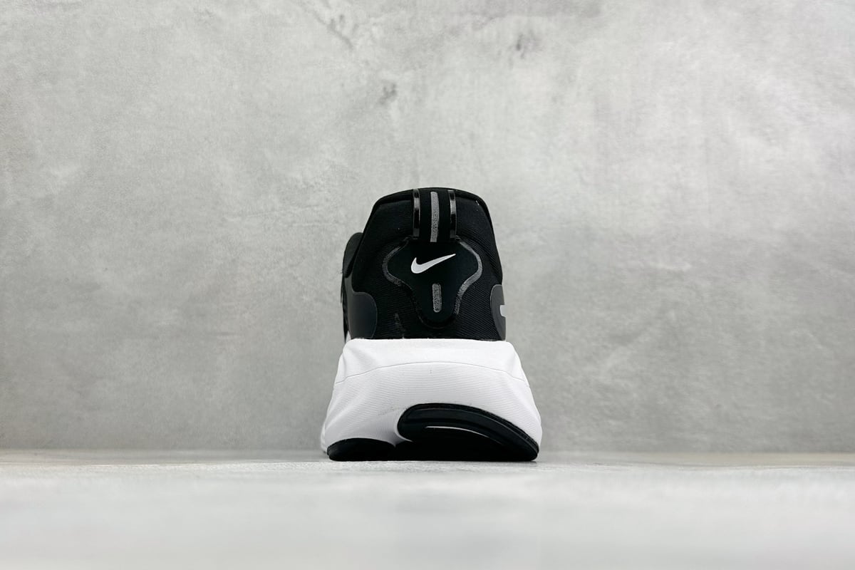 耐克 Nike Vomero 19 舒适减震防滑 低帮跑步鞋 黑白 鞋底实拍图
