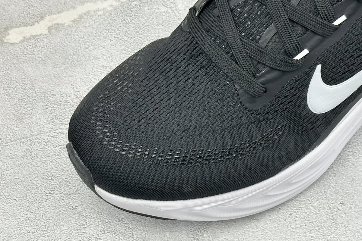 耐克 Nike Vomero 19 舒适减震防滑 低帮跑步鞋 黑白 鞋标实拍图