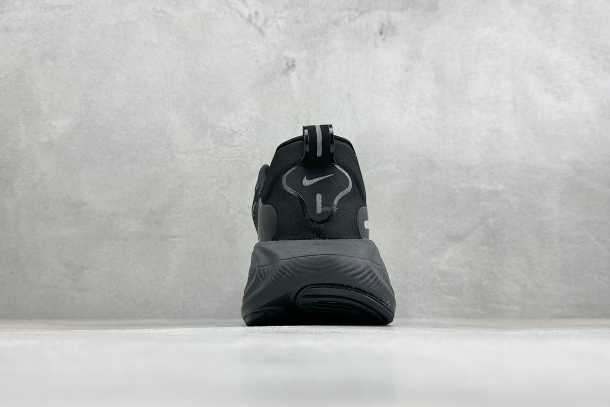 耐克 Nike Vomero 19 舒适减震防滑 低帮跑步鞋 黑白 鞋底实拍图