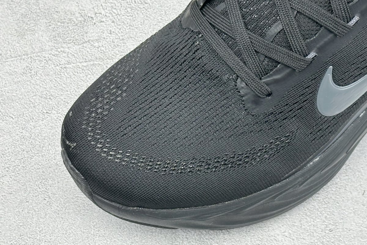 耐克 Nike Vomero 19 舒适减震防滑 低帮跑步鞋 黑白 鞋标实拍图