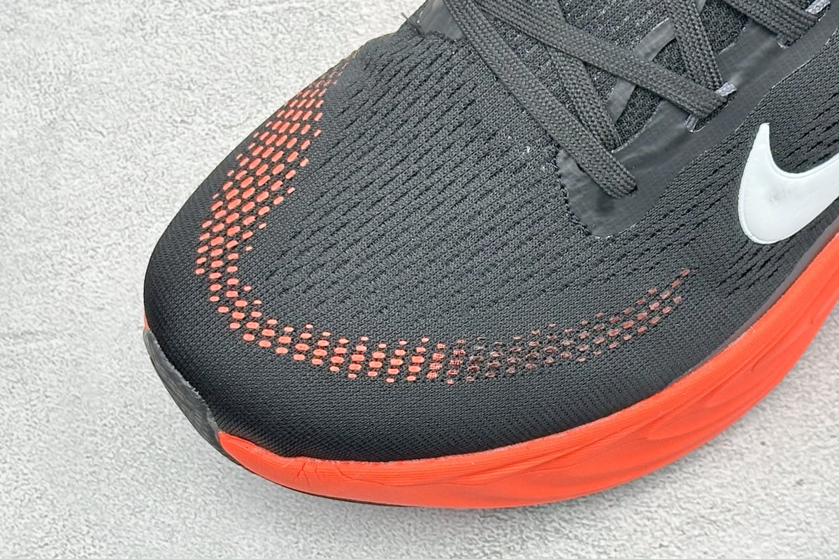 耐克 Nike Vomero 19 舒适减震防滑 低帮跑步鞋 黑 鞋标实拍图