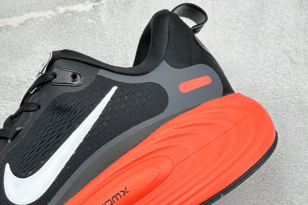 耐克 Nike Vomero 19 舒适减震防滑 低帮跑步鞋 黑 细节实拍图