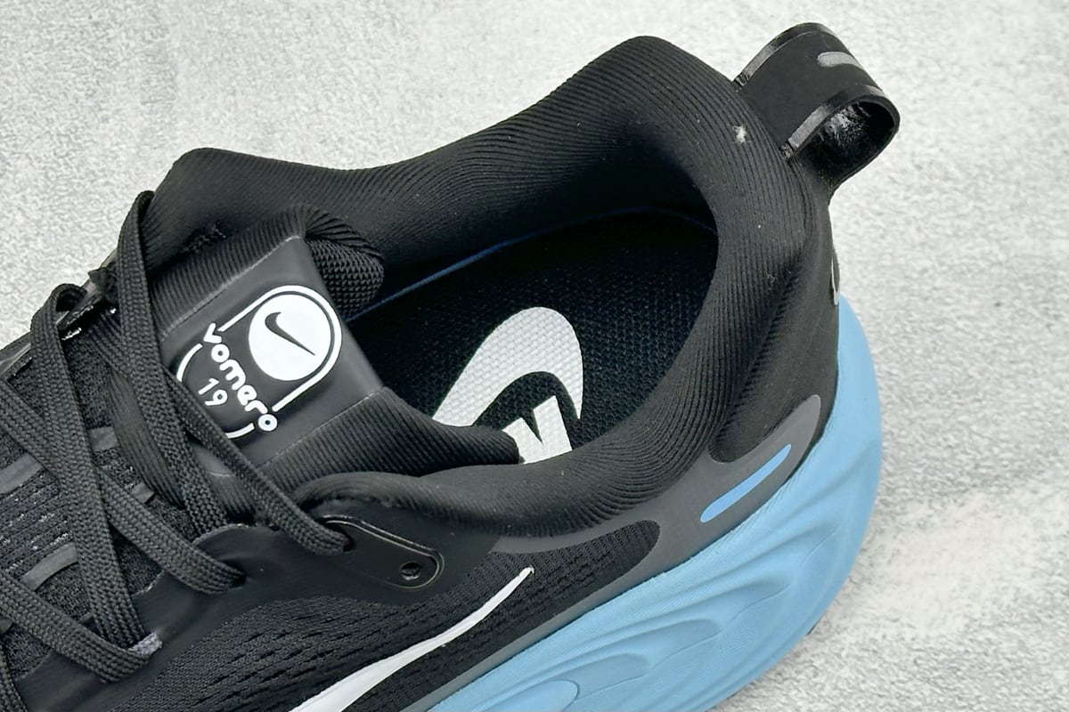 耐克 Nike Vomero 19 舒适减震防滑 低帮跑步鞋 黑白 上脚实拍图