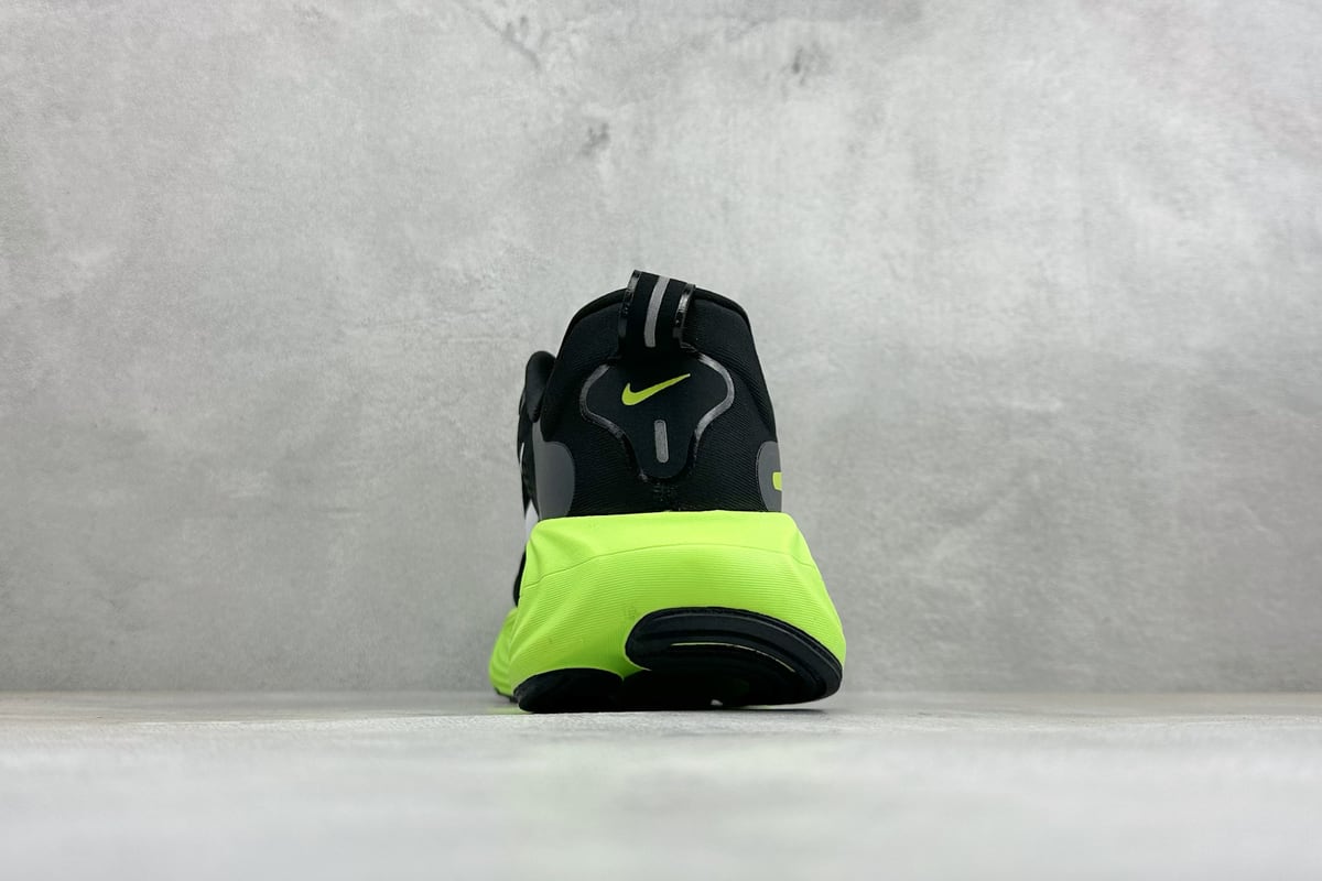 耐克 Nike Vomero 19 舒适减震防滑 低帮跑步鞋 黑 鞋底实拍图