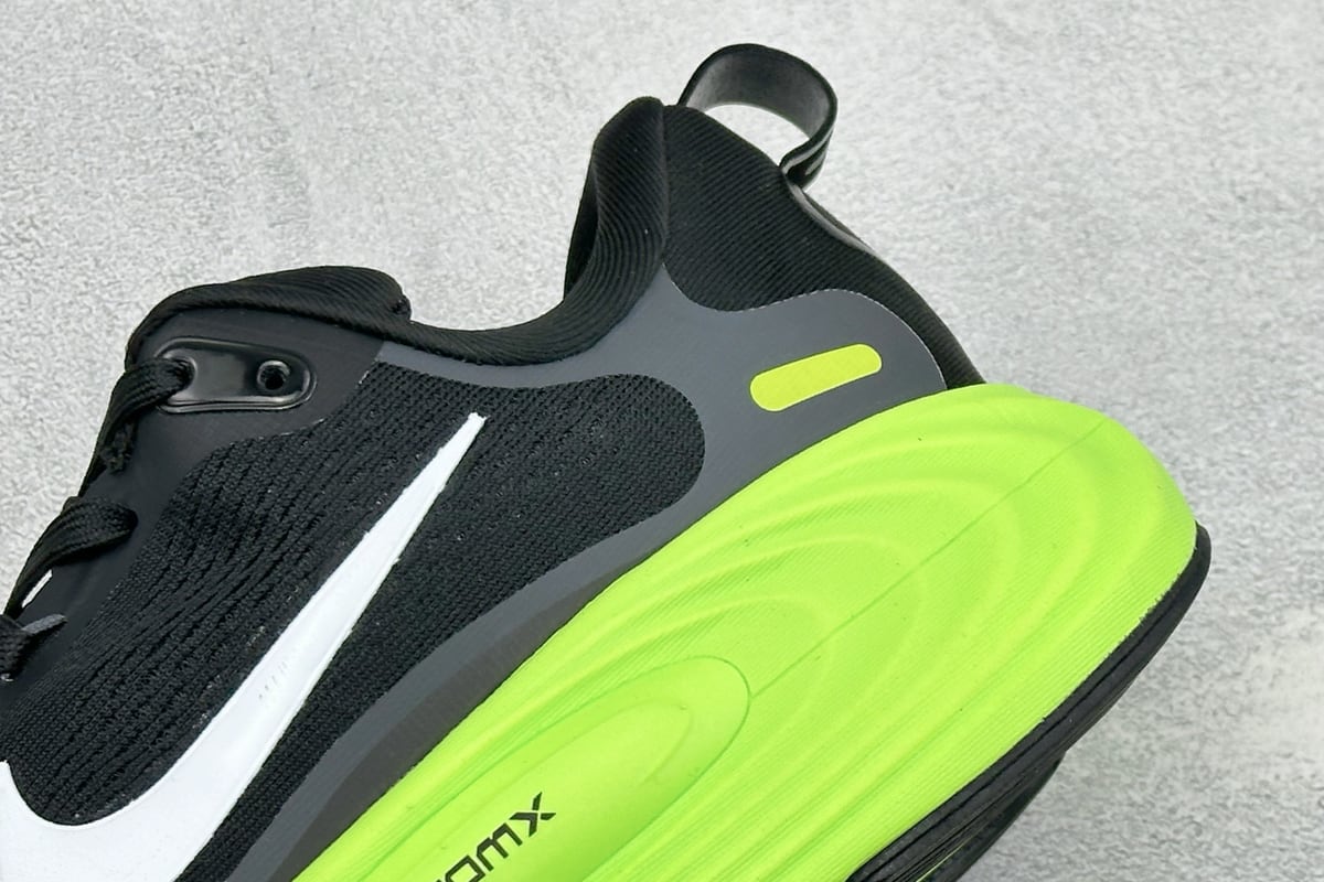 耐克 Nike Vomero 19 舒适减震防滑 低帮跑步鞋 黑 细节实拍图