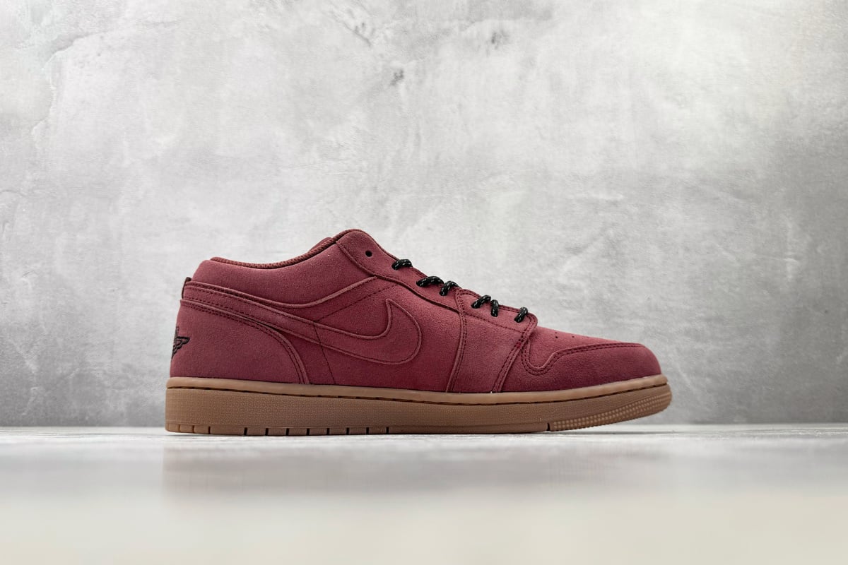 乔丹 Air Jordan 1 SE 深红白 侧面实拍图