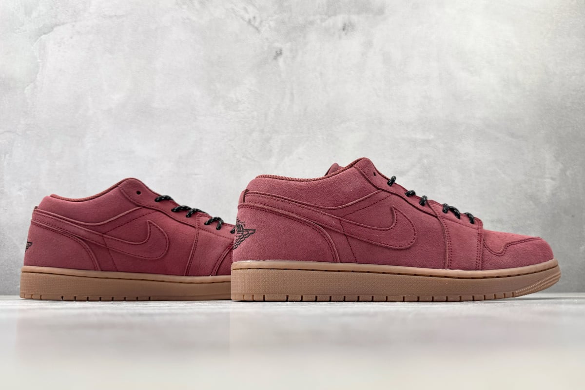 乔丹 Air Jordan 1 SE 深红白 鞋底实拍图