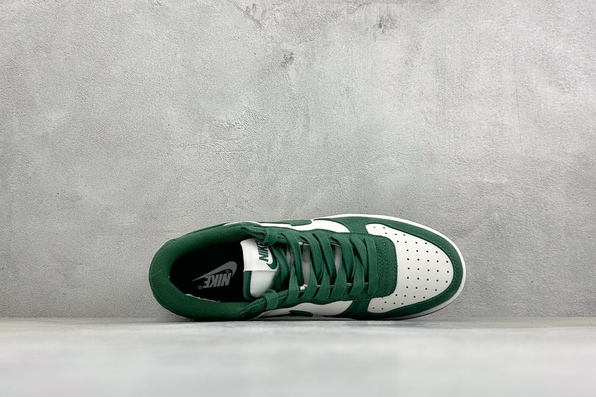 耐克 Nike BIG LOW 简约百搭 減震耐磨 低帮板鞋 绿白 背面实拍图