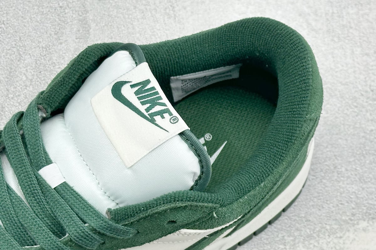 耐克 Nike Big Low 简约百搭 減震耐磨 低帮板鞋 白绿 上脚实拍图