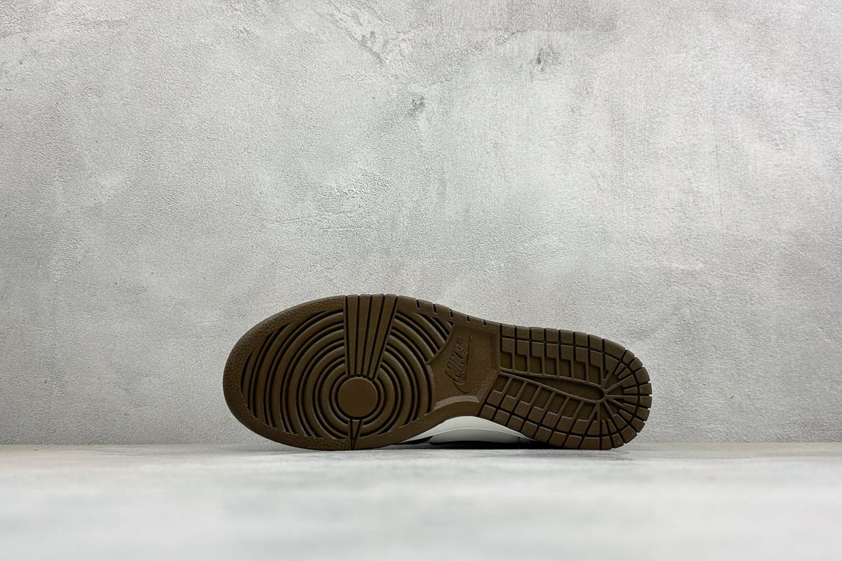 耐克 Nike BIG LOW 简约百搭 減震耐磨 低帮板鞋 棕白 鞋头实拍图