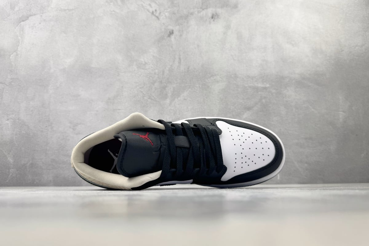 乔丹 Air Jordan 1 SE 黑白棕橙 背面实拍图