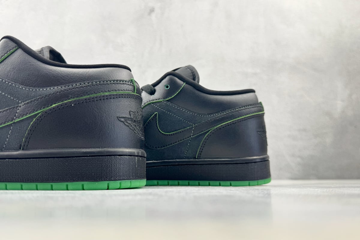 乔丹 Air Jordan 1 Low SE "Halloween" 黑白 上脚实拍图