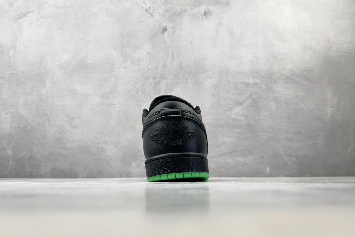 乔丹 Air Jordan 1 Low SE "Halloween" 黑白 细节实拍图
