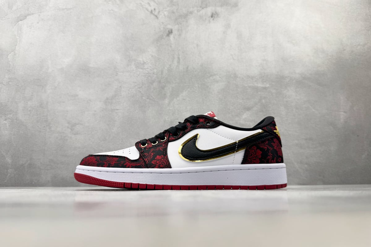乔丹 Air Jordan 1 Retro OG Last Dance at 黑红白 正面实拍图