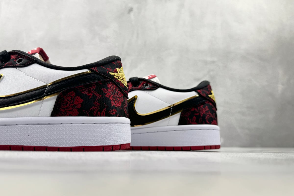 乔丹 Air Jordan 1 Retro OG Last Dance at 黑红白 上脚实拍图