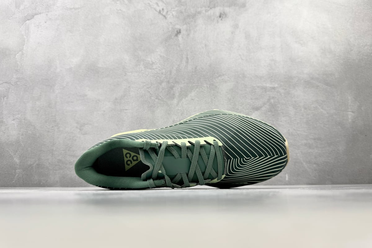 耐克 Nike ACG Ultrafly TRAIL SP 芦荟绿 背面实拍图