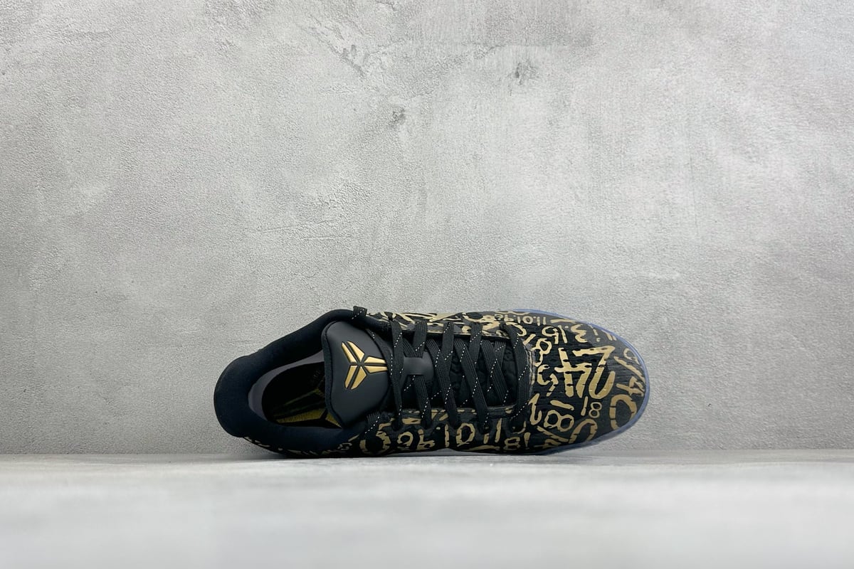 耐克 Nike Zoom Kobe 11 Protro 科比11黑金 S2 背面实拍图