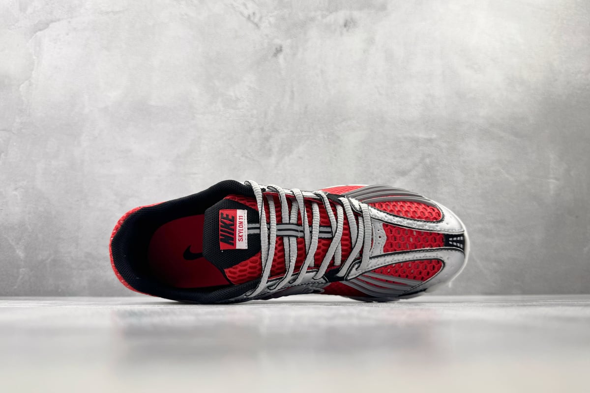 耐克 Nike Zoom Skylon 11 红灰黑 背面实拍图