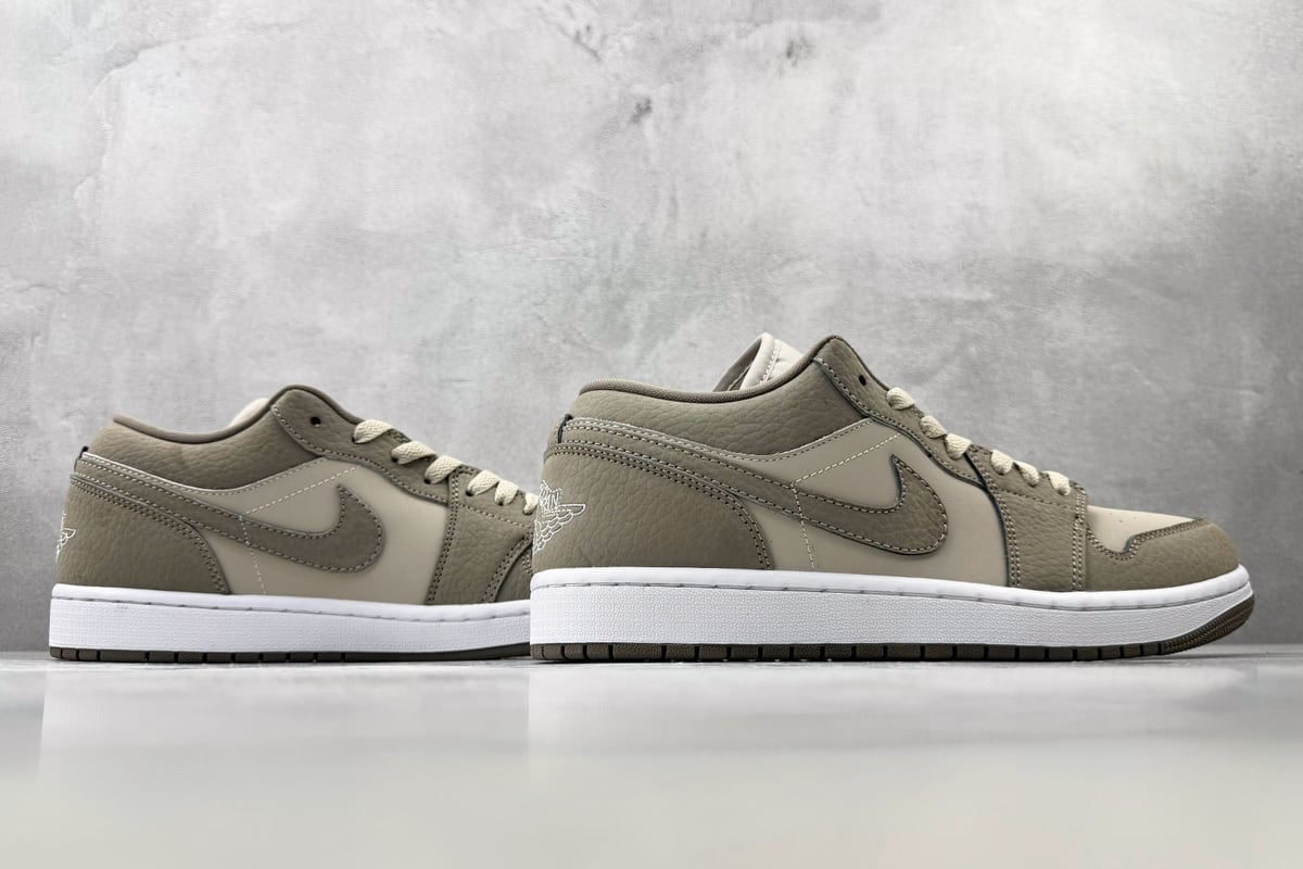 乔丹 Air Jordan 1 Emea Summer 橄榄灰橙 鞋底实拍图