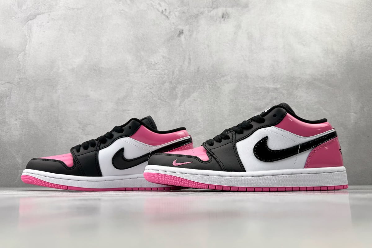乔丹 Air Jordan 1 粉黑白黑 鞋跟实拍图