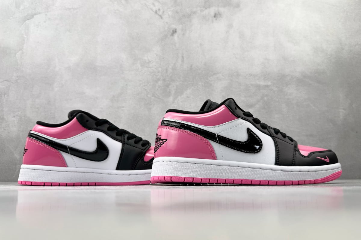 乔丹 Air Jordan 1 粉黑白黑 鞋底实拍图