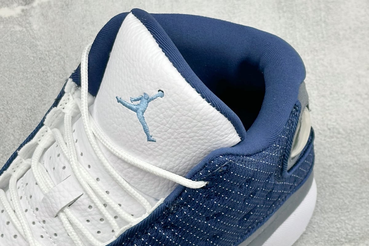 乔丹 Air Jordan JordanAir 13 Retro "Flint 海军蓝白 上脚实拍图