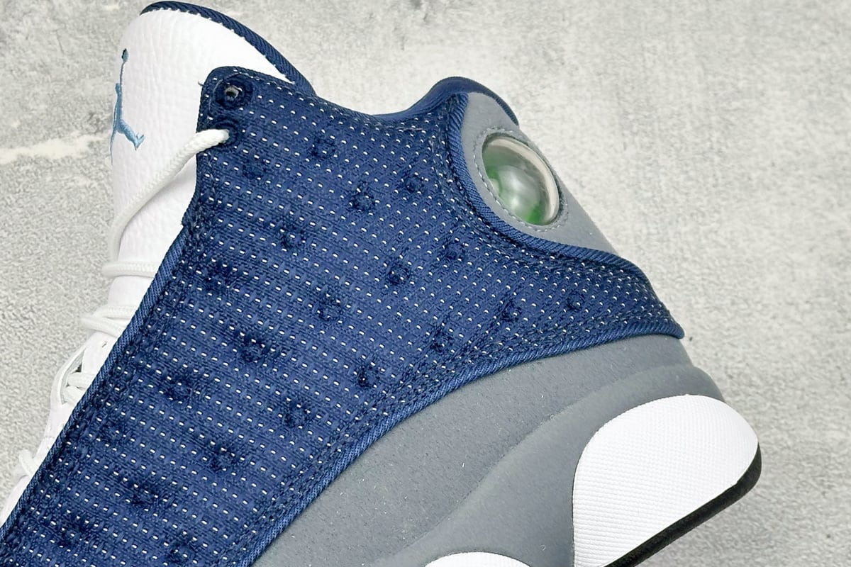 乔丹 Air Jordan JordanAir 13 Retro "Flint 海军蓝白 细节实拍图