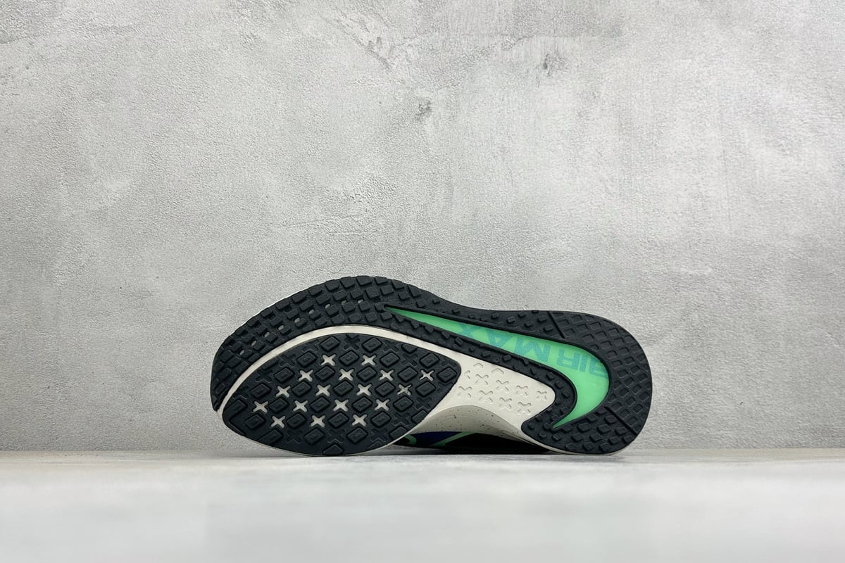 耐克 Nike Air Max Metro 舒适轻盈 防滑耐磨运动低帮跑步鞋 黑白蓝 鞋头实拍图