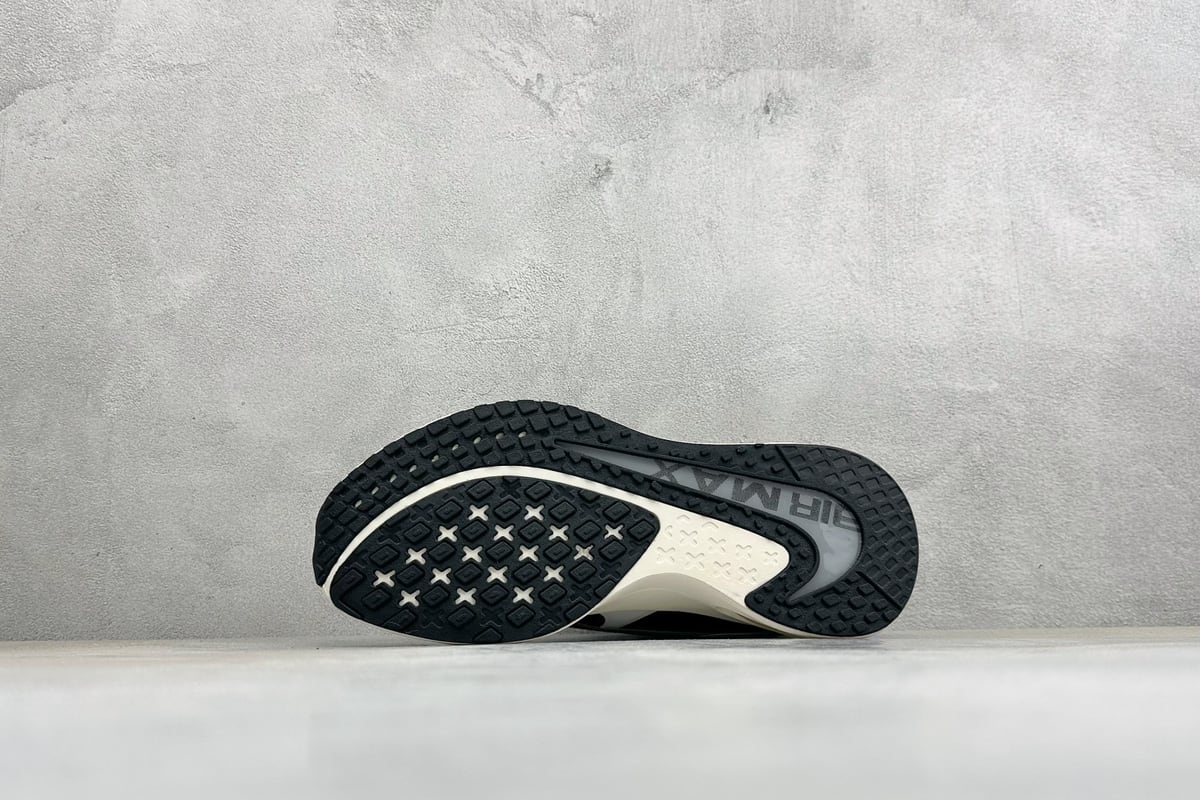 耐克 Nike Air Max Metro 舒适轻盈 防滑耐磨运动低帮跑步鞋 黑白 鞋头实拍图