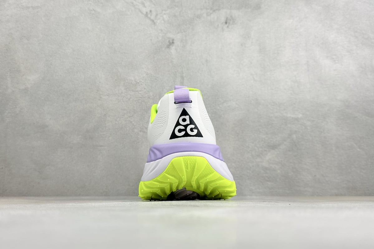 耐克 Nike ACG VOMERO TRAIL 防滑耐磨运动跑步鞋 白紫绿 鞋底实拍图