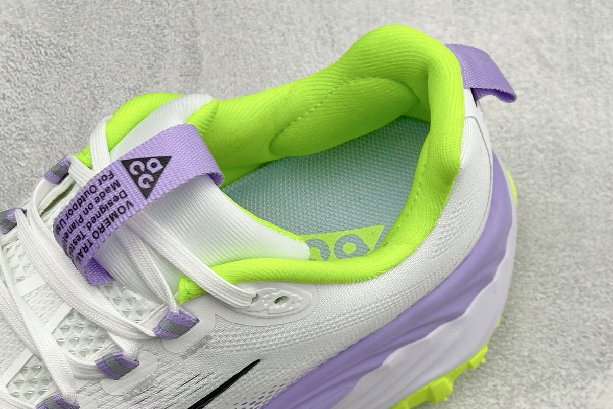 耐克 Nike ACG VOMERO TRAIL 防滑耐磨运动跑步鞋 白紫绿 上脚实拍图