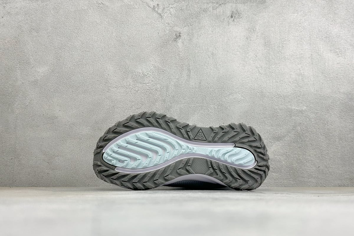耐克 Nike ACG VOMERO TRAIL 白蓝黑防滑耐磨跑步鞋 鞋头实拍图