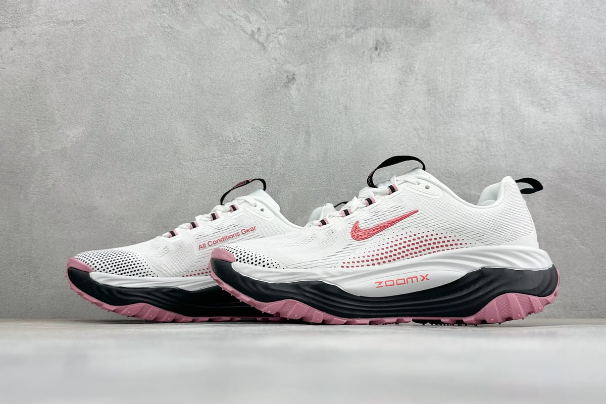 耐克 Nike ACG VOMERO TRAIL 防滑耐磨运动跑步鞋 白黑粉 鞋跟实拍图