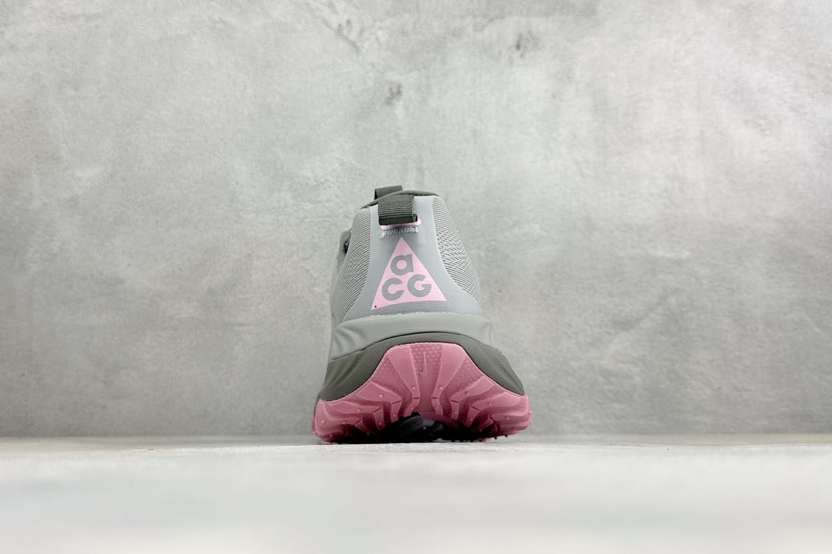 耐克 Nike ACG VOMERO TRAIL 防滑耐磨运动跑步鞋 灰黑粉 鞋底实拍图