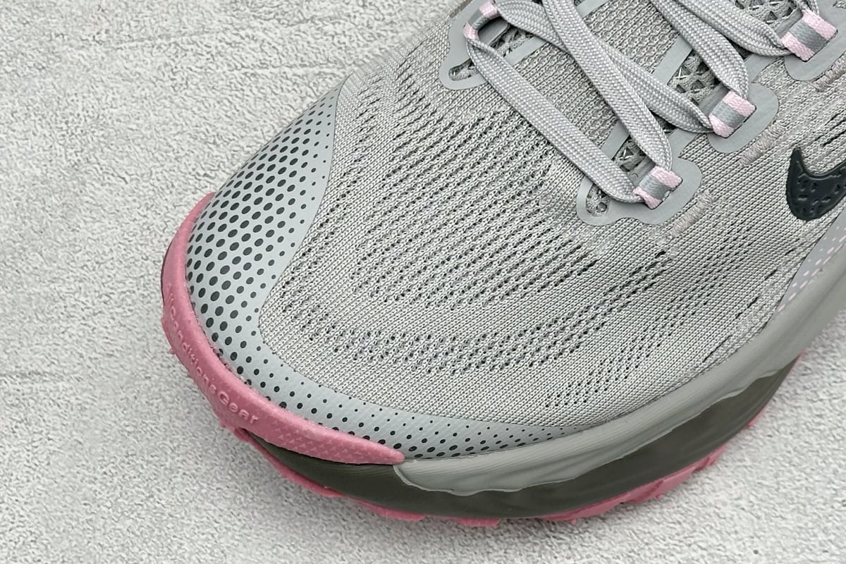 耐克 Nike ACG VOMERO TRAIL 防滑耐磨运动跑步鞋 灰黑粉 鞋标实拍图