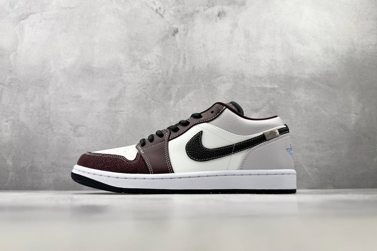 乔丹 Air Jordan 1 GCEL 顶峰白 正面实拍图