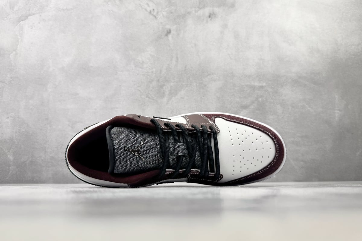 乔丹 Air Jordan 1 GCEL 顶峰白 背面实拍图