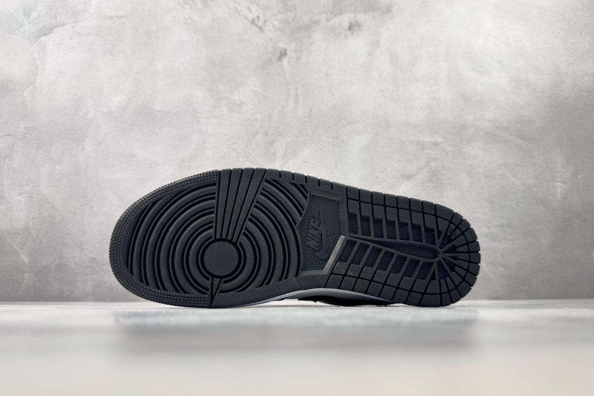 乔丹 Air Jordan 1 GCEL 顶峰白 鞋头实拍图