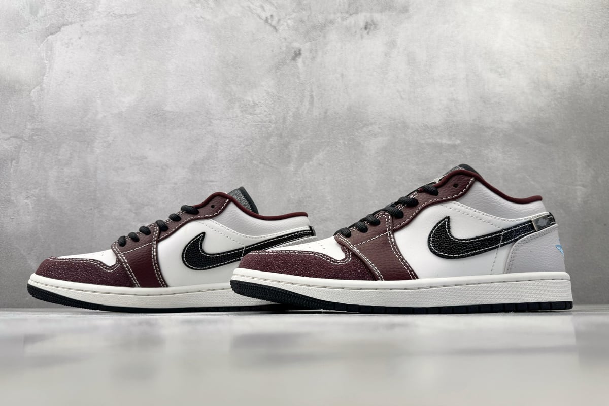乔丹 Air Jordan 1 白红 鞋跟实拍图